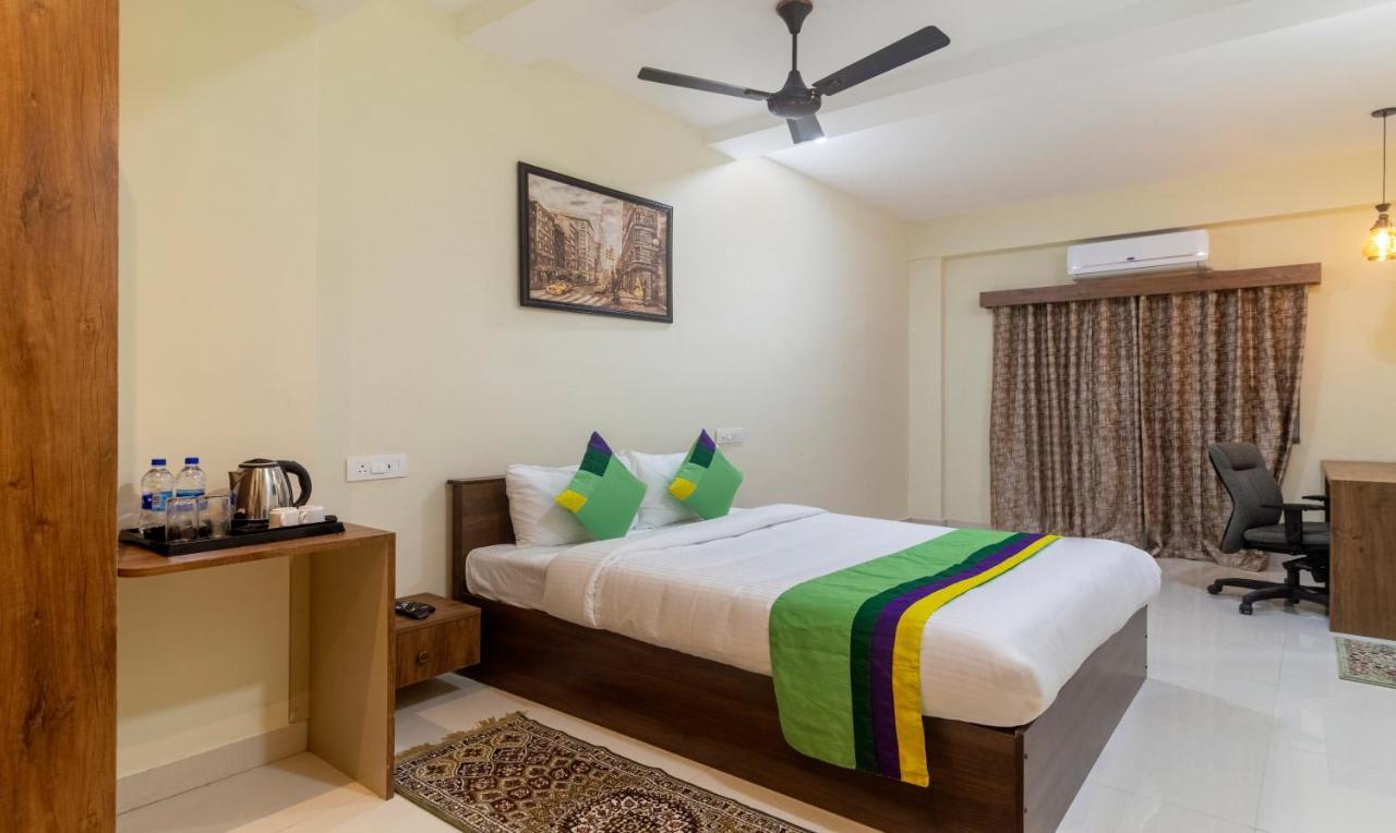 Treebo Navya The Park Hotel Хидерабад Екстериор снимка