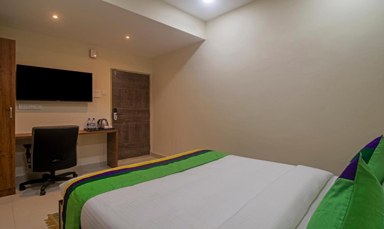 Treebo Navya The Park Hotel Хидерабад Екстериор снимка